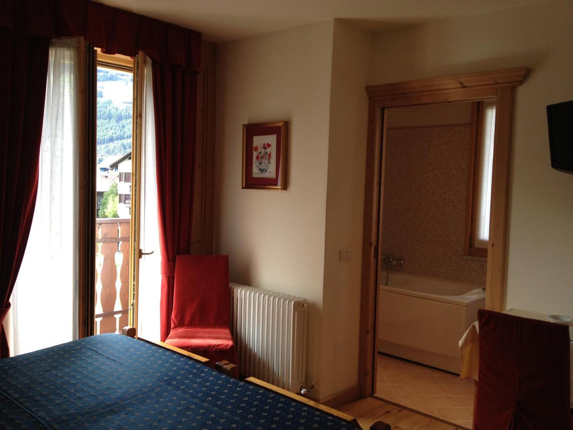 Meuble Cima Bianca Garni Bormio Exterior foto
